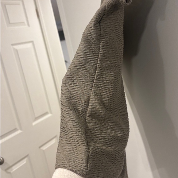 Giorgio Armani Women's Khaki Textured Short Sleeve Top - Picture 7 of 12